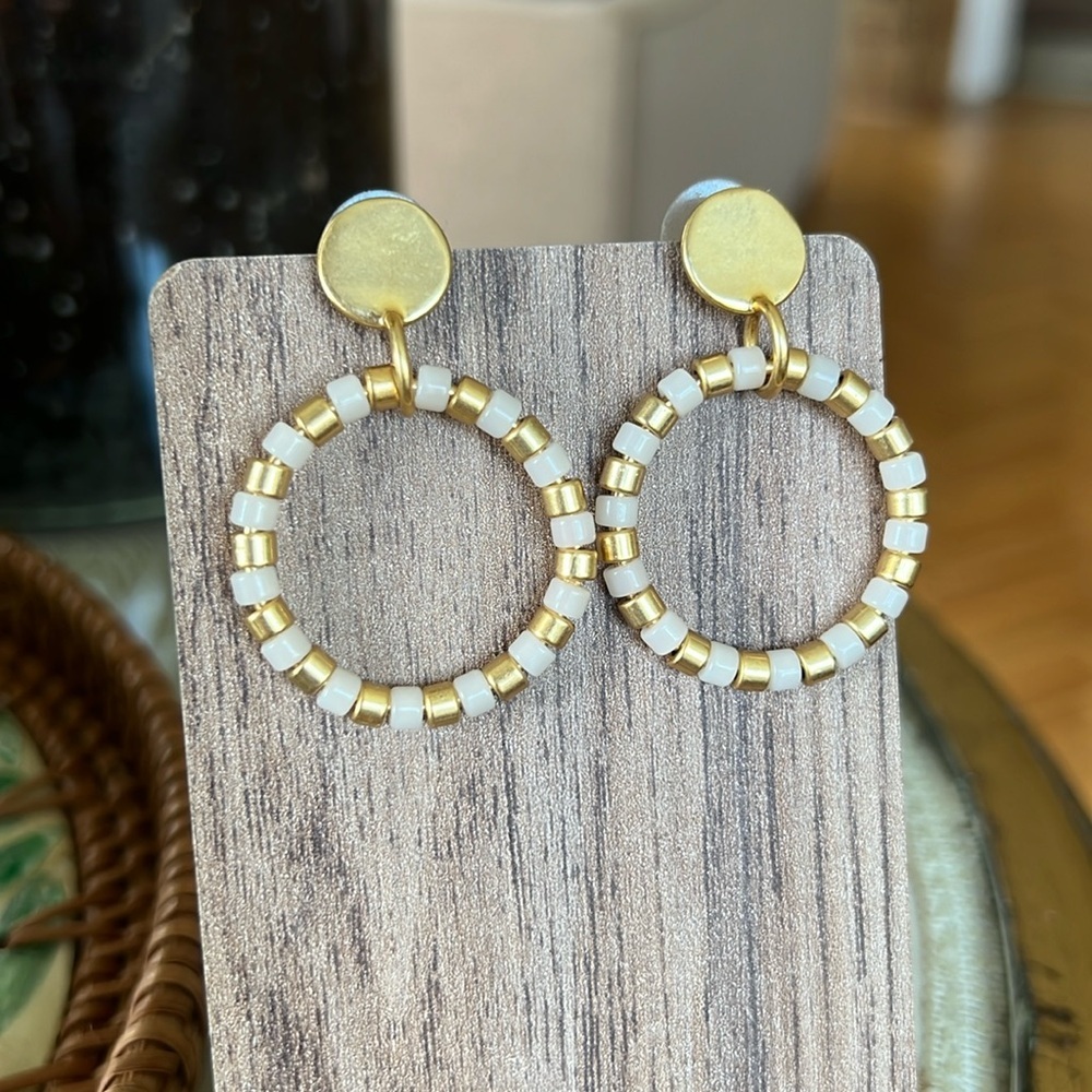 Madewell link statement gold and white striped hoop earrings